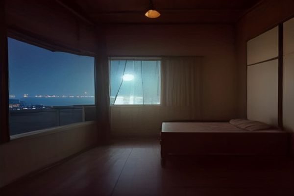 秋霞鲁丝夜间浏览场景展示用户在昏暗卧室用手机浏览平台内容